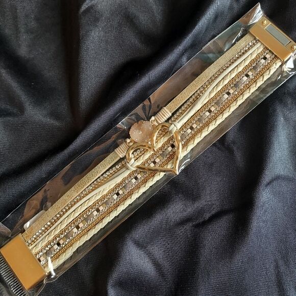 GOLD HEART MULTI LAYER LEATHER RESIN STONE & DIAMOND MAGNETIC CLOSURE BRACELET - Picture 10 of 11